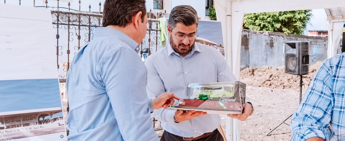 Daniel Cortina  participa en banderazo de inicio de obra de la nueva terminal de Grupo Estrella Blanca en Tuxpan