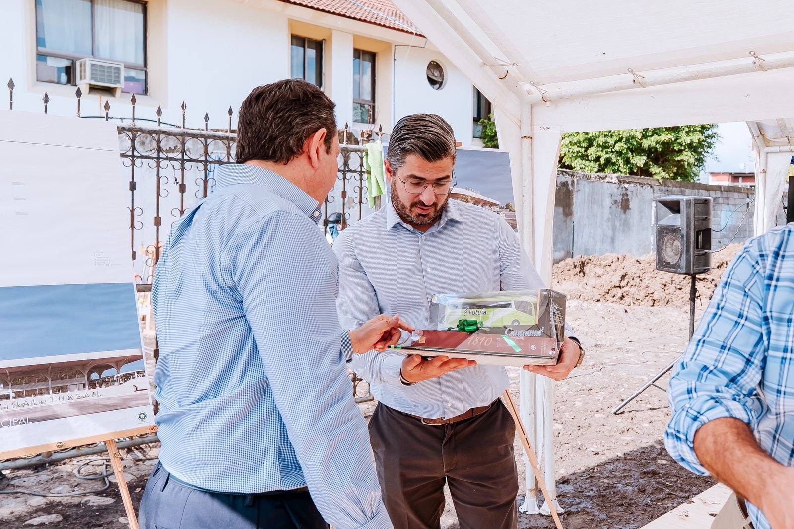 Daniel Cortina  participa en banderazo de inicio de obra de la nueva terminal de Grupo Estrella Blanca en Tuxpan