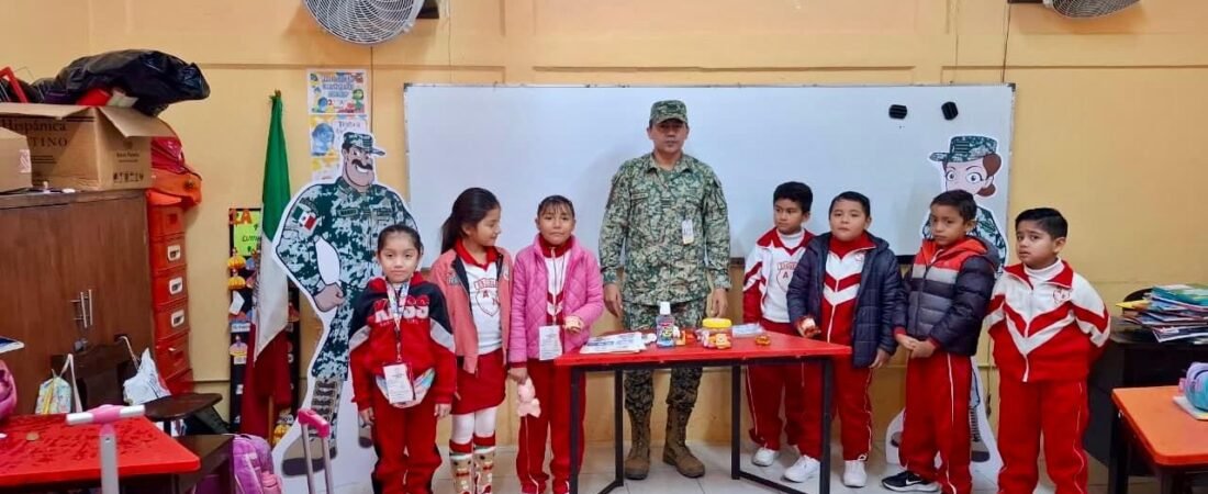Ejército Mexicano imparte plática de salud dental en escuela primaria de Tuxpan
