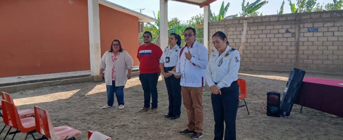 Fortalecen la formación estudiantil con talleres para padres y alumnos en Tuxpan